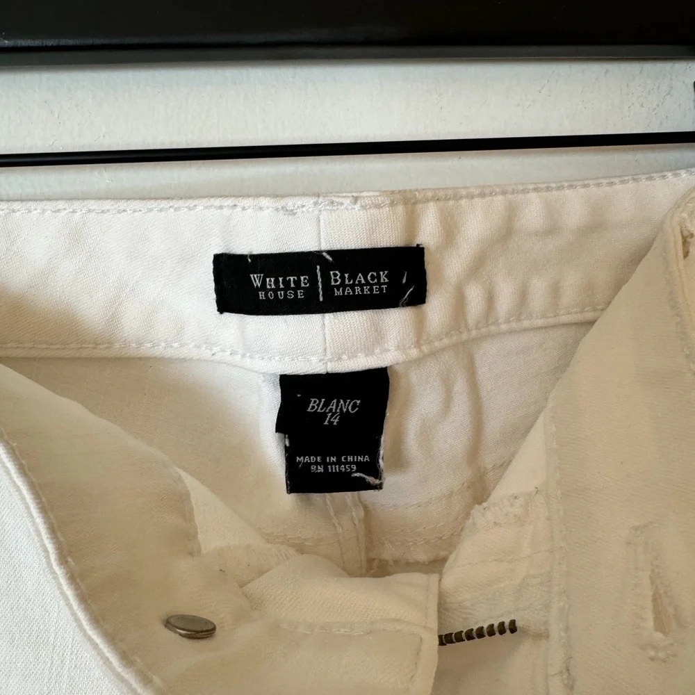 WHITE HOUSE BLACK MARKET capris - size 14 - EUC - Picture 3 of 4